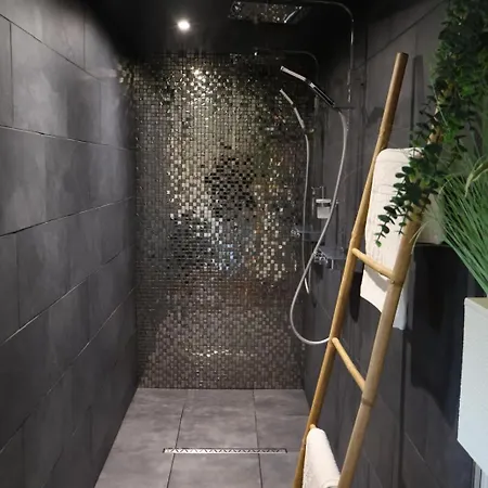 Le Jardin Des Hesperides - Piscine Interieure, Jacuzzi Et Sauna * Fourmetot