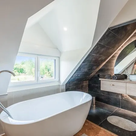 Le Jardin Des Hesperides - Piscine Interieure, Jacuzzi Et Sauna *