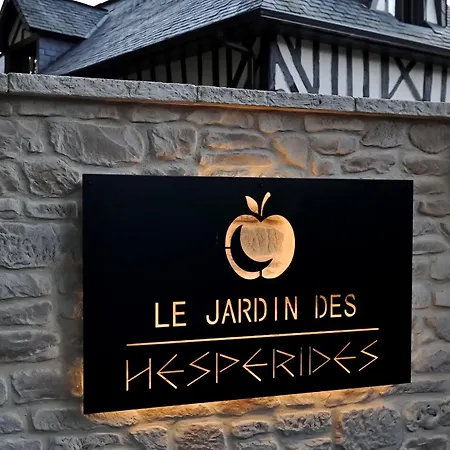 Le Jardin Des Hesperides - Piscine Interieure, Jacuzzi Et Sauna Nyaraló Fourmetot